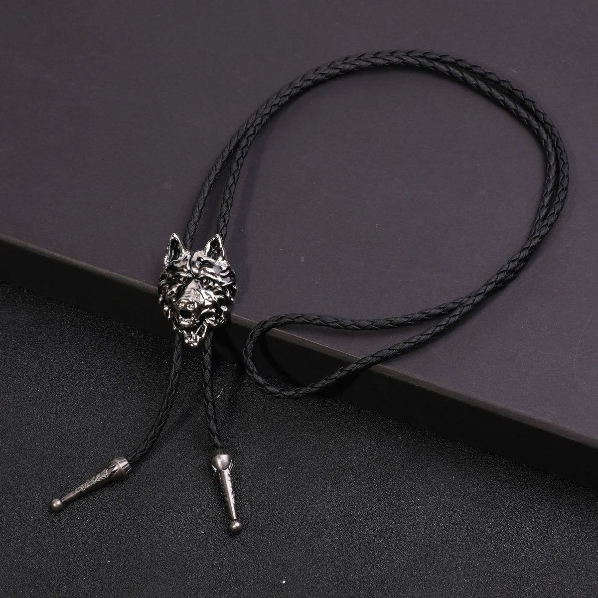 Raven Wolf Head Alloy Bolo Tie Gothic Western Style Necklace for Men Halloween Costume & Cowboy Party Accessories Unique Gifts