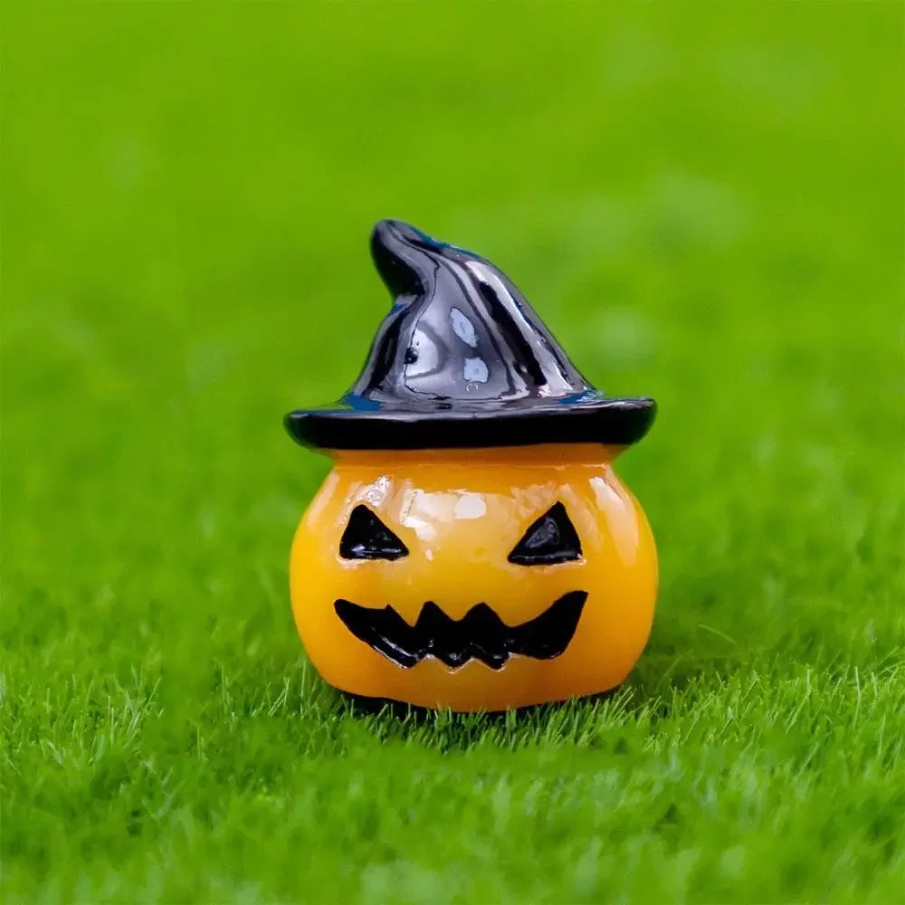 Mini Halloween Miniature Figurine Spider Bat Candle Skull Cartoon Scary Rabbit Statue Halloween Pranky Prop Desktop Knick-knack