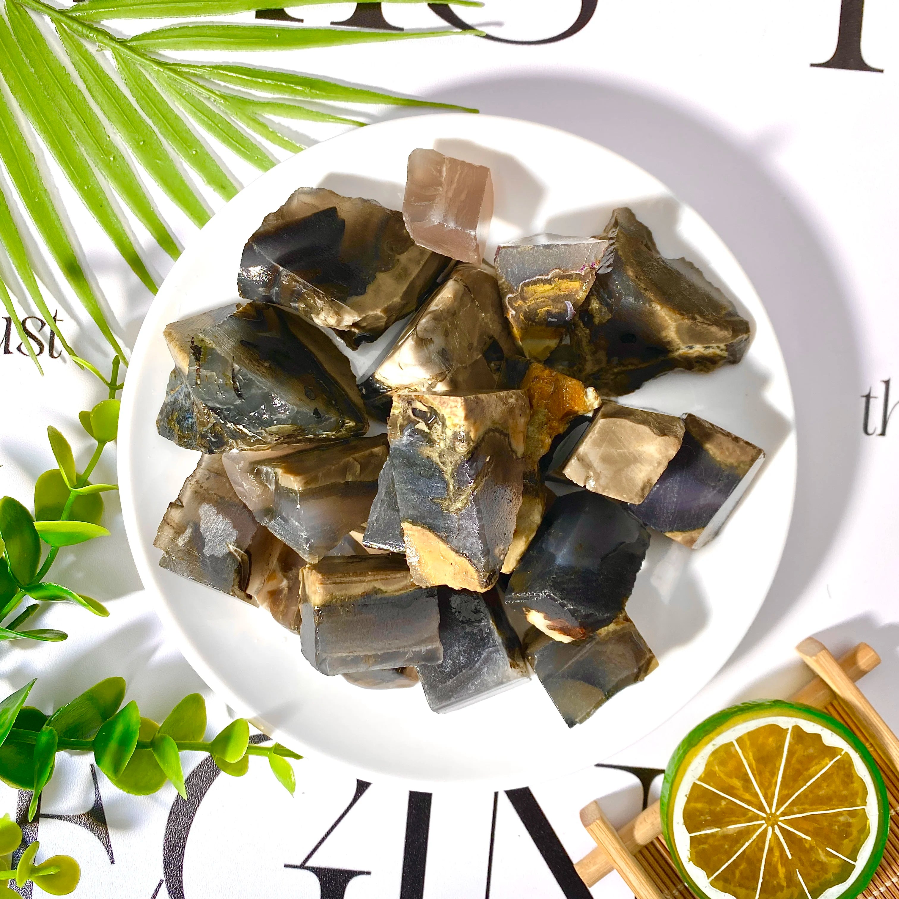 Random 50g/100g High Quality Volcanic agate Raw stone Decoration Natural Crystal Raw Stone, Birthday gift, Scene decoration.