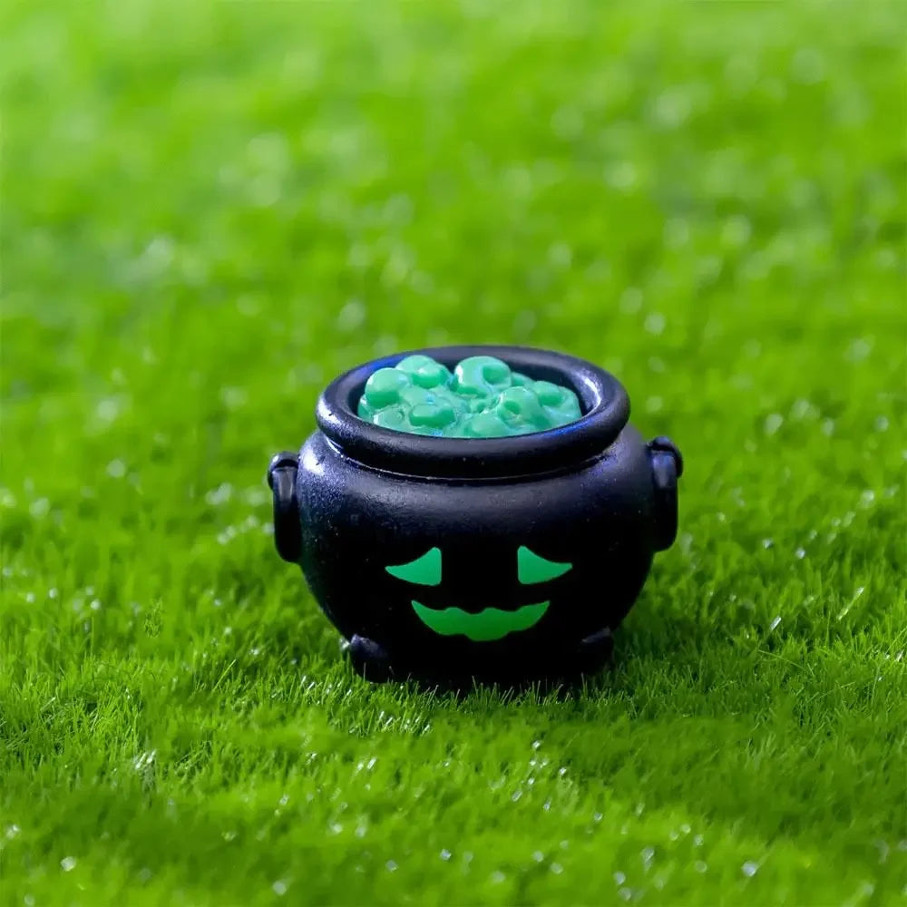Mini Halloween Miniature Figurine Spider Bat Candle Skull Cartoon Scary Rabbit Statue Halloween Pranky Prop Desktop Knick-knack