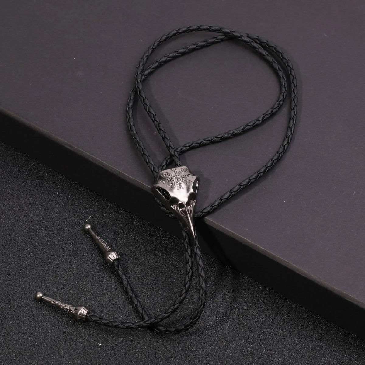 Raven Wolf Head Alloy Bolo Tie Gothic Western Style Necklace for Men Halloween Costume & Cowboy Party Accessories Unique Gifts