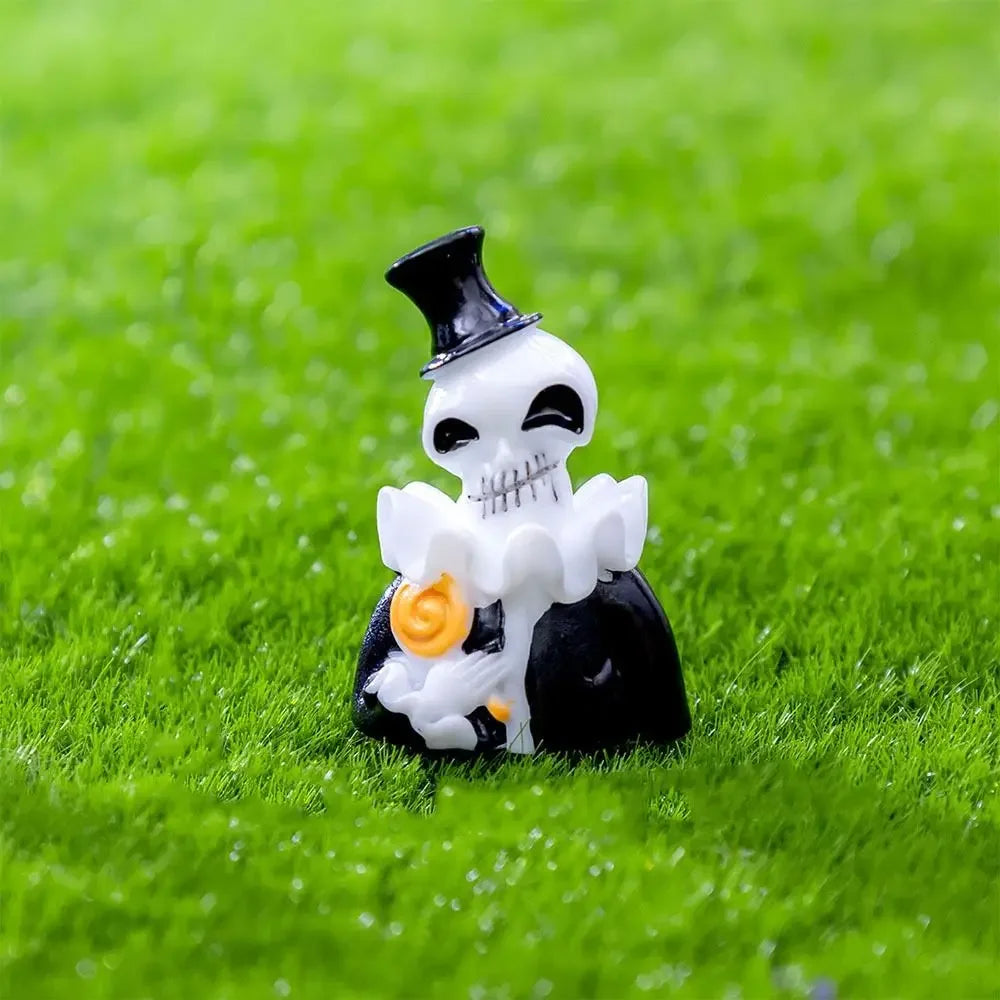 Mini Halloween Miniature Figurine Spider Bat Candle Skull Cartoon Scary Rabbit Statue Halloween Pranky Prop Desktop Knick-knack