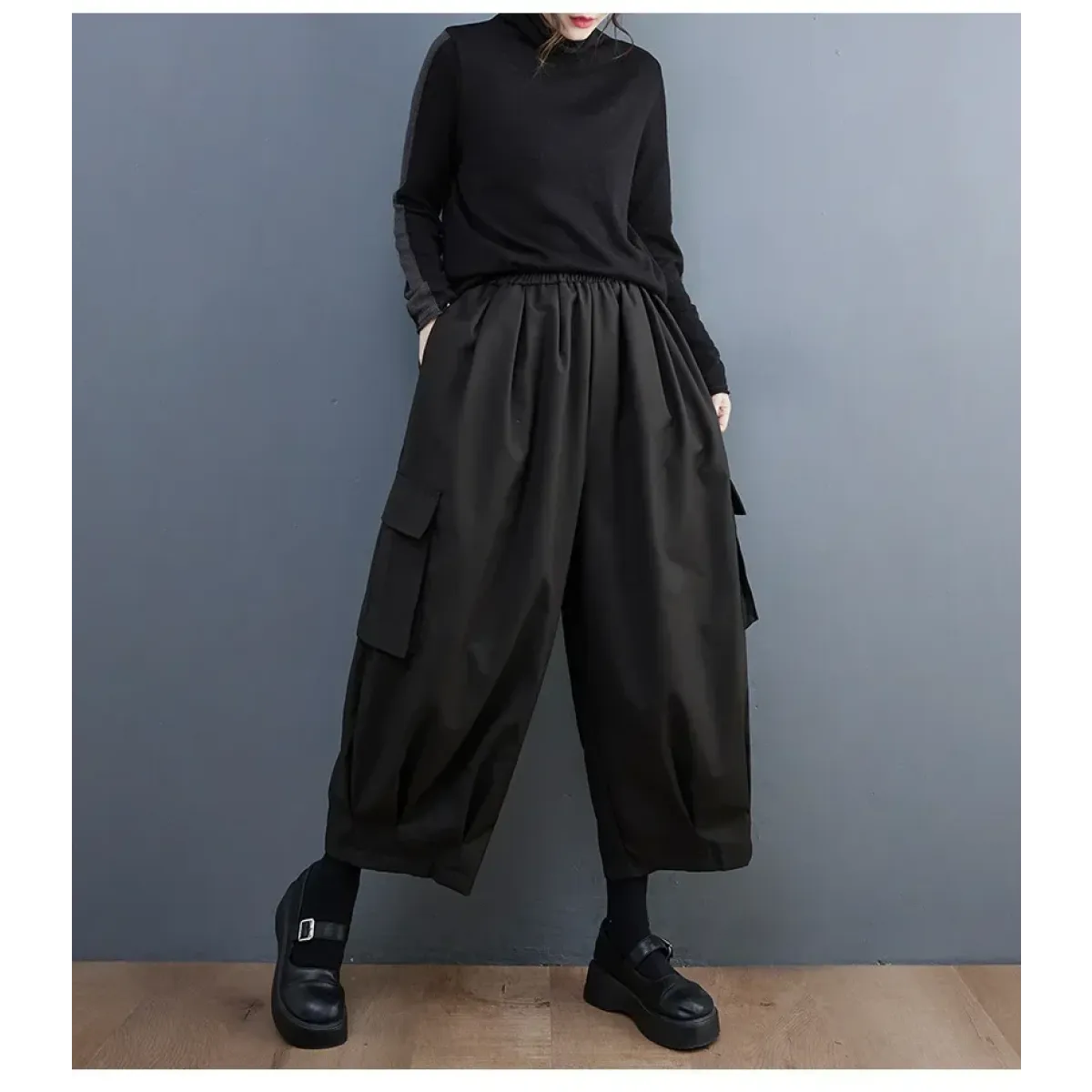 Oversized Cargo Pants – High Waist, Loose Fit with Pocket Details
