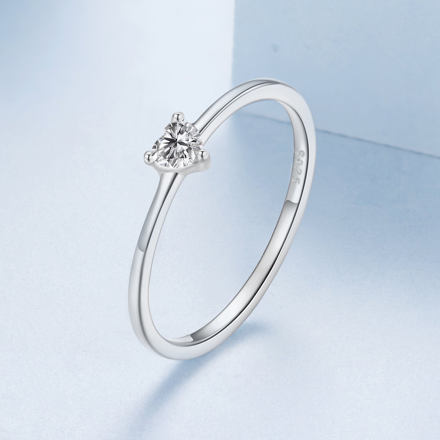 925 Sterling Silver 0.4cm Heart-shaped CZ Ring