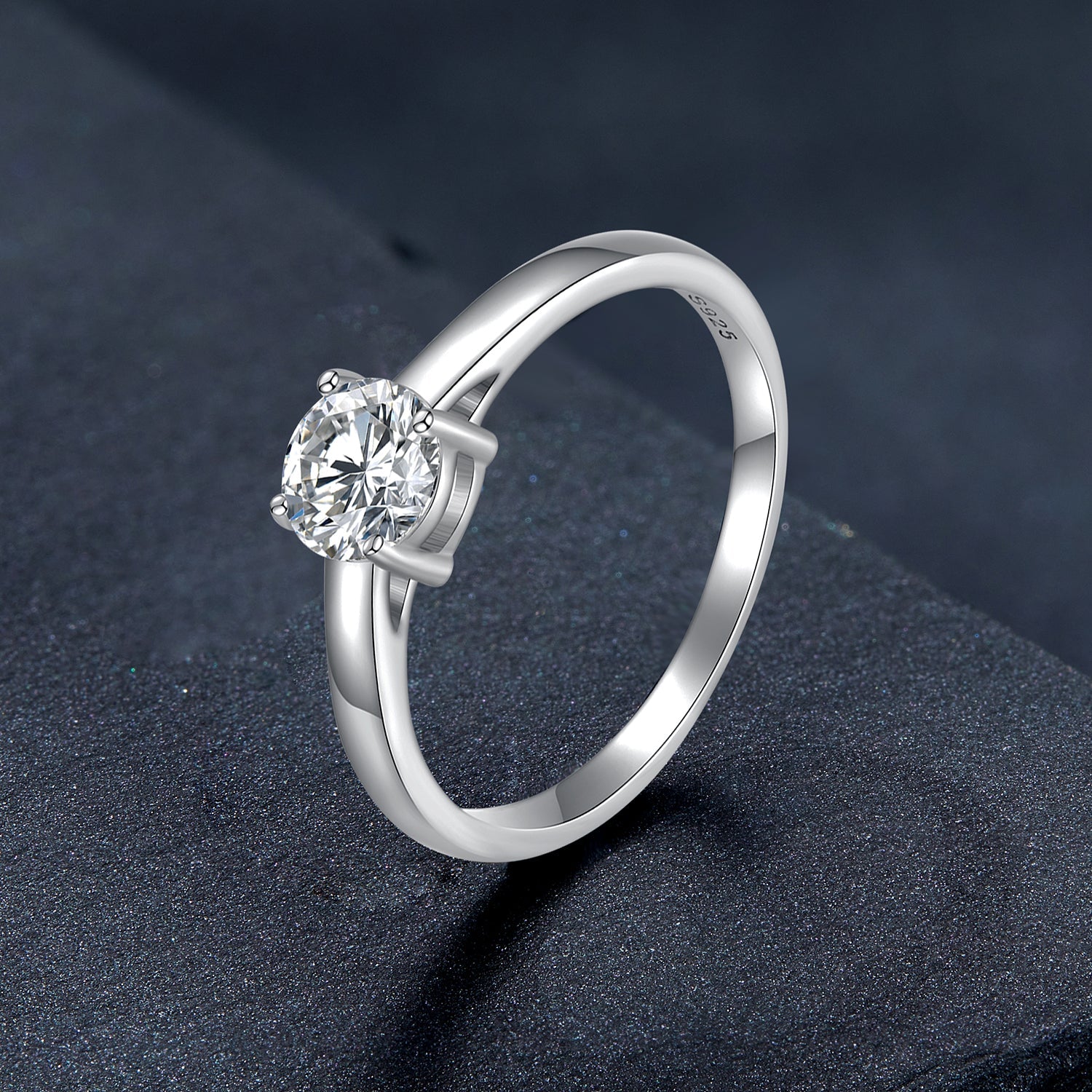 925 Sterling Silver Moissanite Ring 0.6 Carat Size 6 for Women