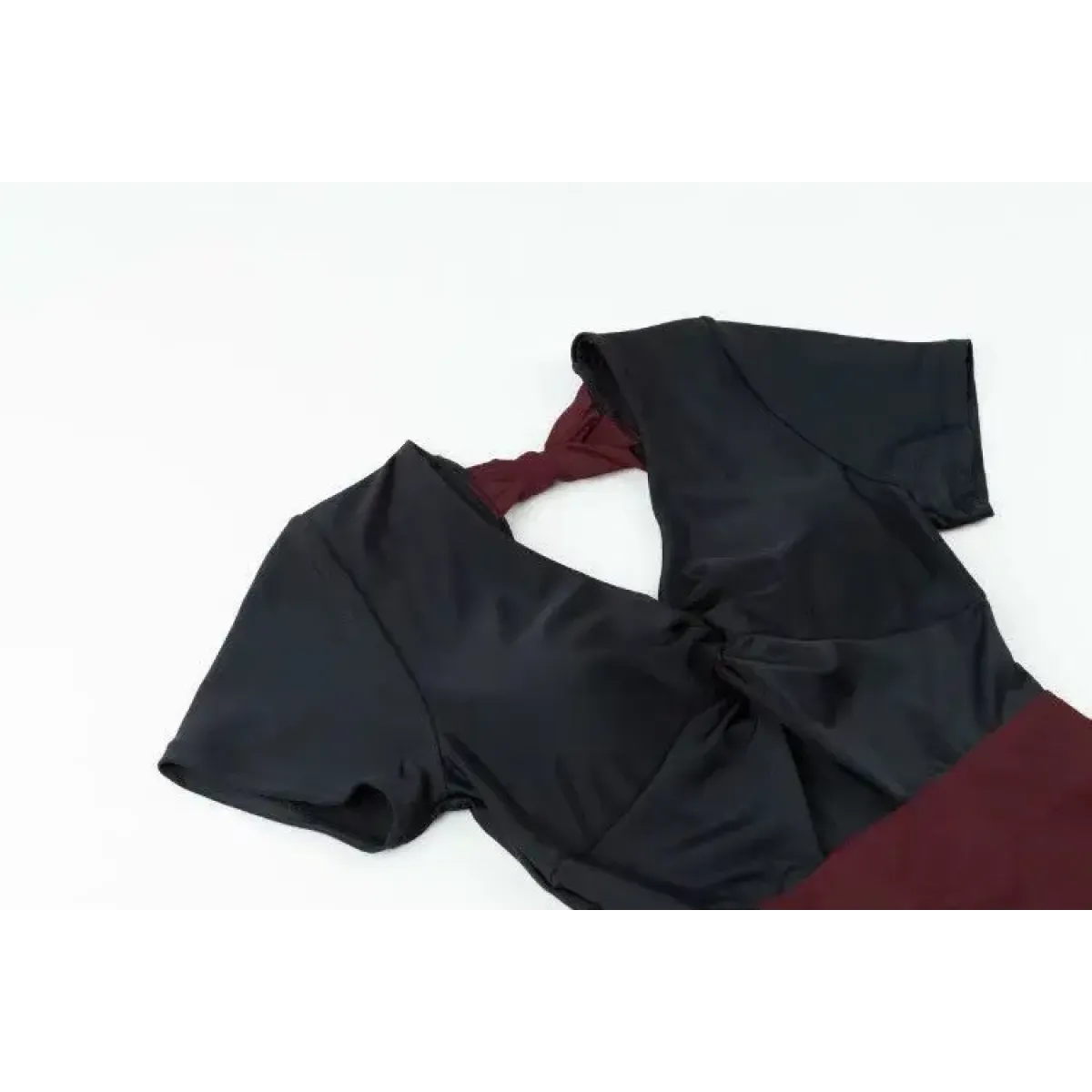 One-Piece Swimsuit – V-Neck Twist Front Cutout Design