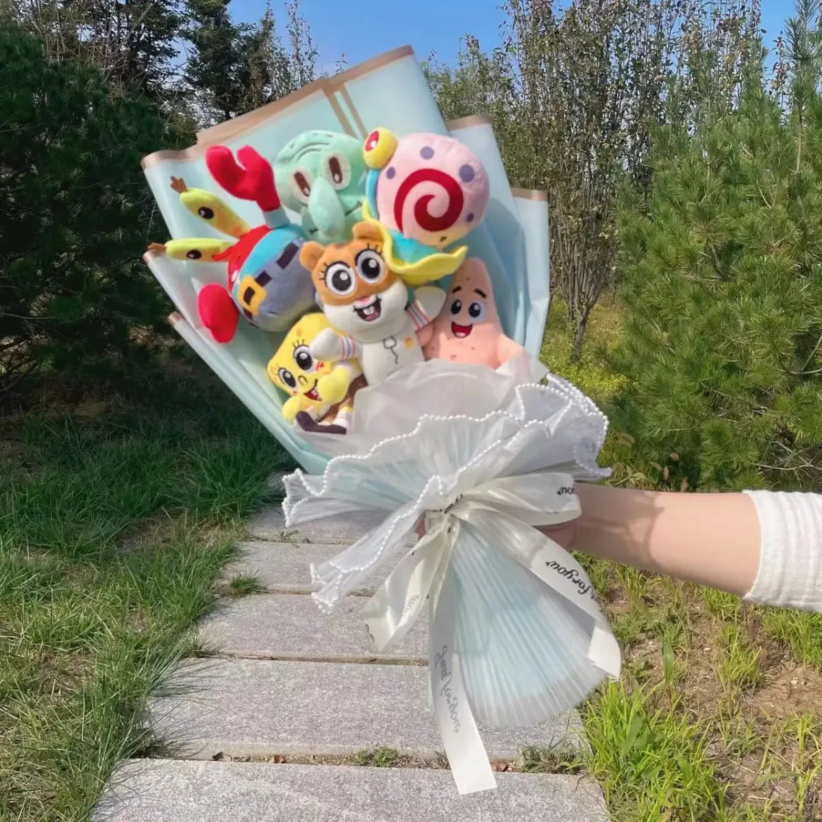 SpongeBob Plush Bouquet – Cute Gift for Birthdays & Graduations