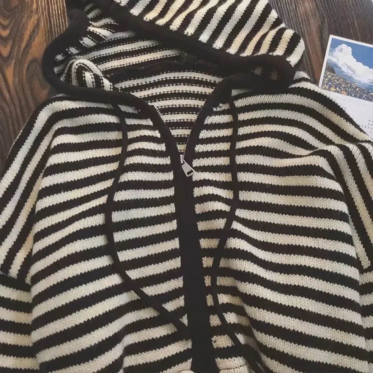 Black and White Striped Cardigan – Vintage Harajuku Zip-Up Knitwear