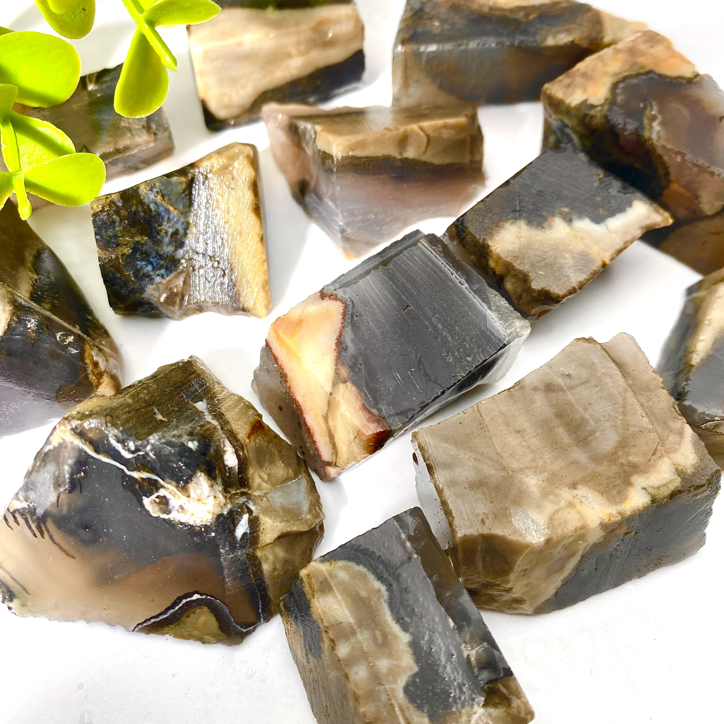 Random 50g/100g High Quality Volcanic agate Raw stone Decoration Natural Crystal Raw Stone, Birthday gift, Scene decoration.