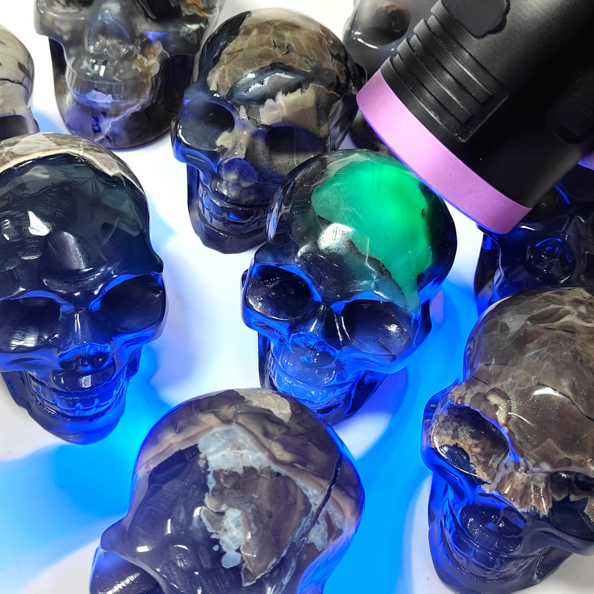 1pc Volcano Agate Crystal, Green UV Agate Skull Carving Random Piece, Halloween Decor, Rocks And Crystals Collection