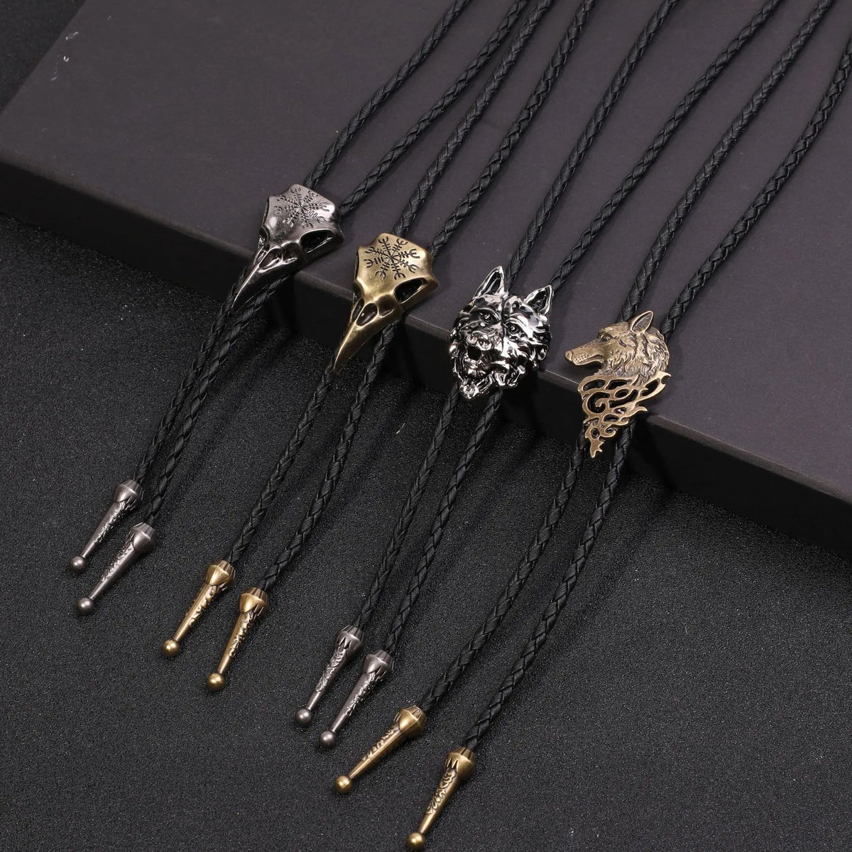 Raven Wolf Head Alloy Bolo Tie Gothic Western Style Necklace for Men Halloween Costume & Cowboy Party Accessories Unique Gifts