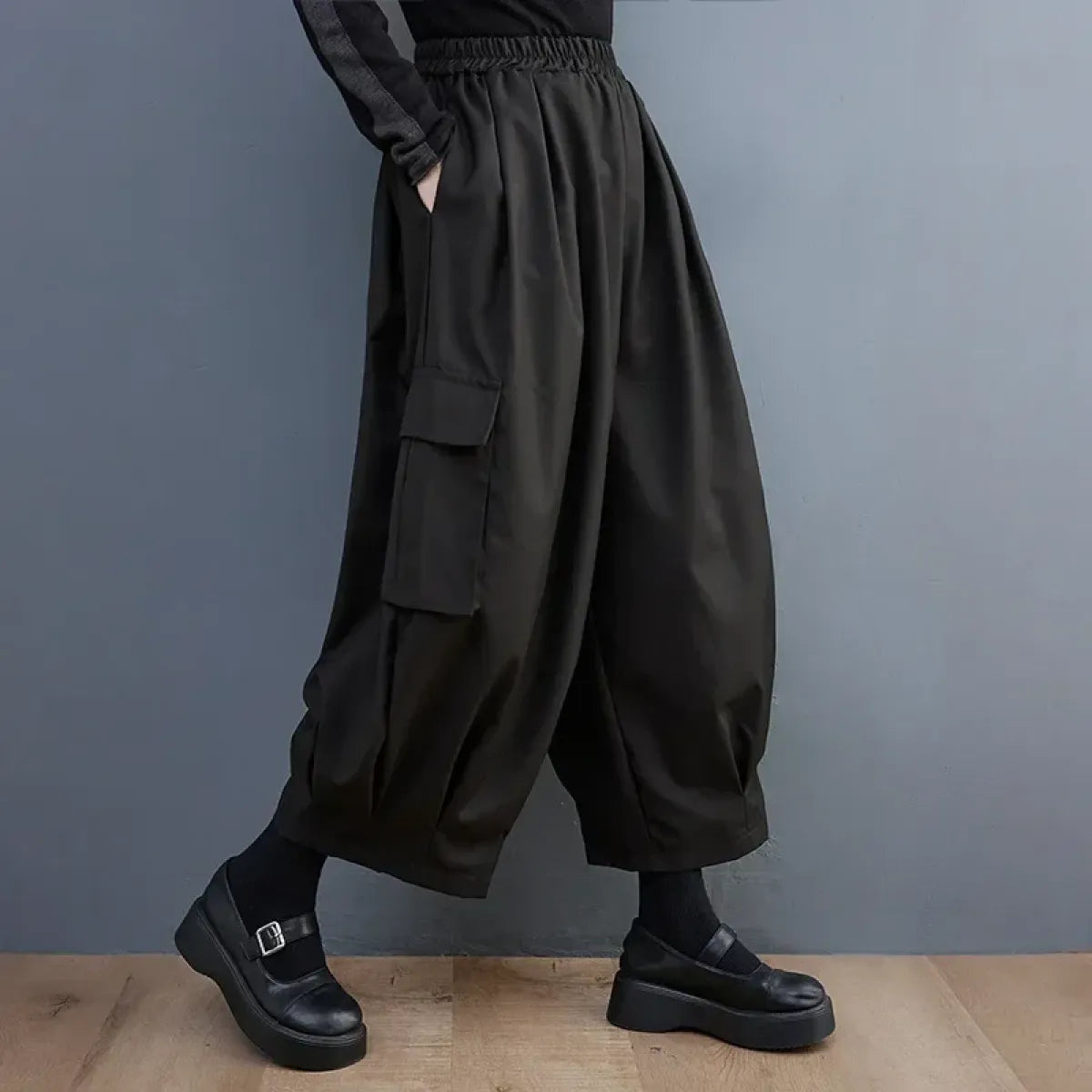 Oversized Cargo Pants – High Waist, Loose Fit with Pocket Details