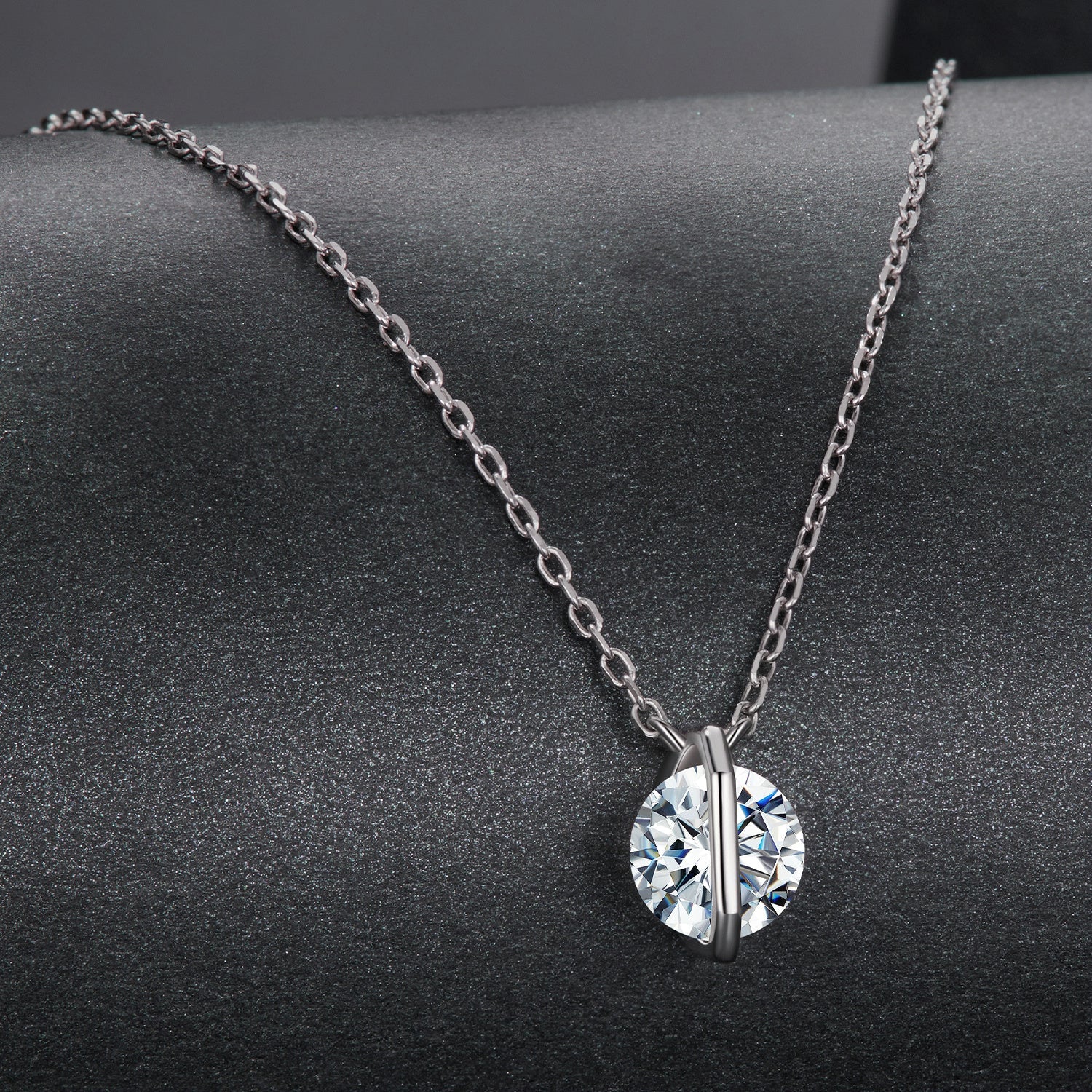 925 Sterling Silver 0.65 Carat Genuine Moissanite Necklace for Women