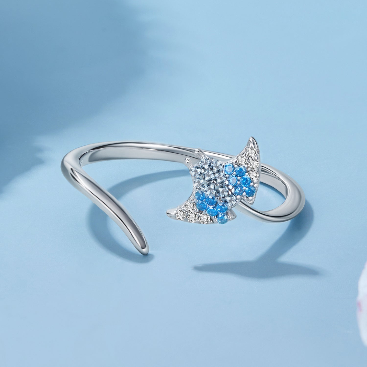 925 Sterling Silver Manta Ray Ring with Pavé Setting CZ for Women