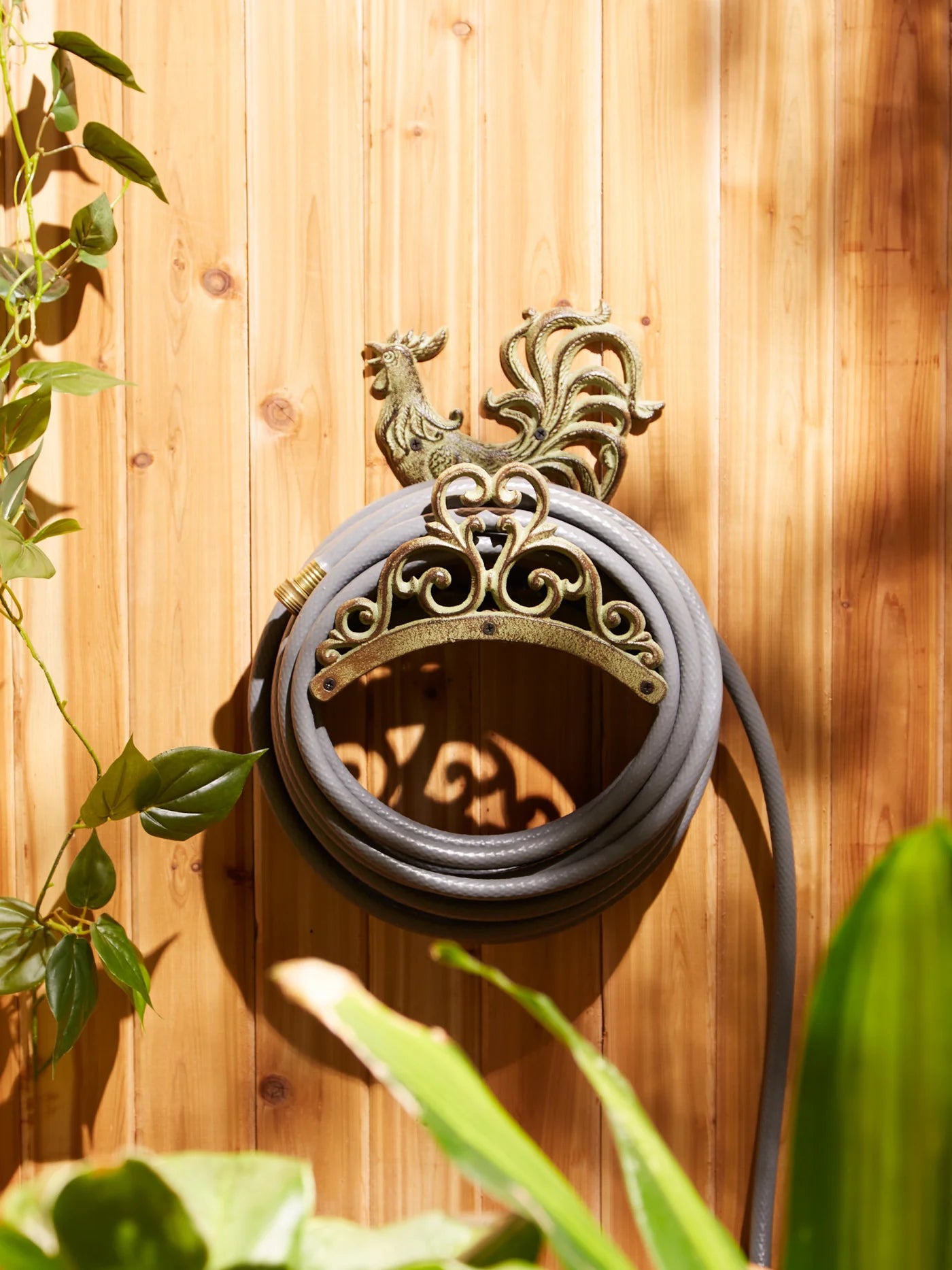 ROOSTER CAST IRON HOSE ORGANIZER