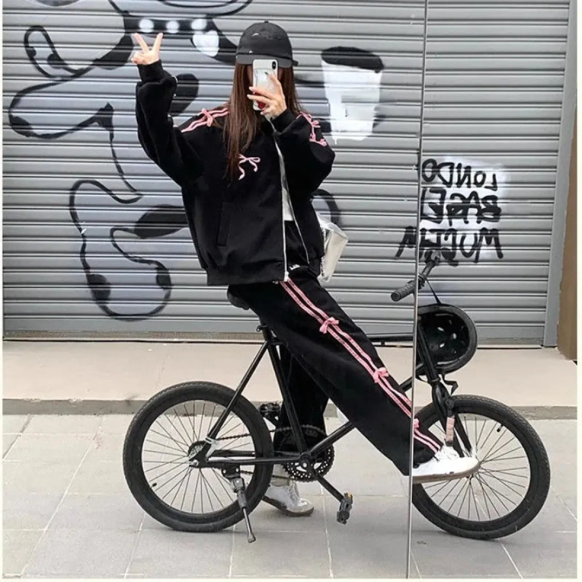 Kawaii Bow Tracksuit – Striped Sweatshirt & Casual Pants