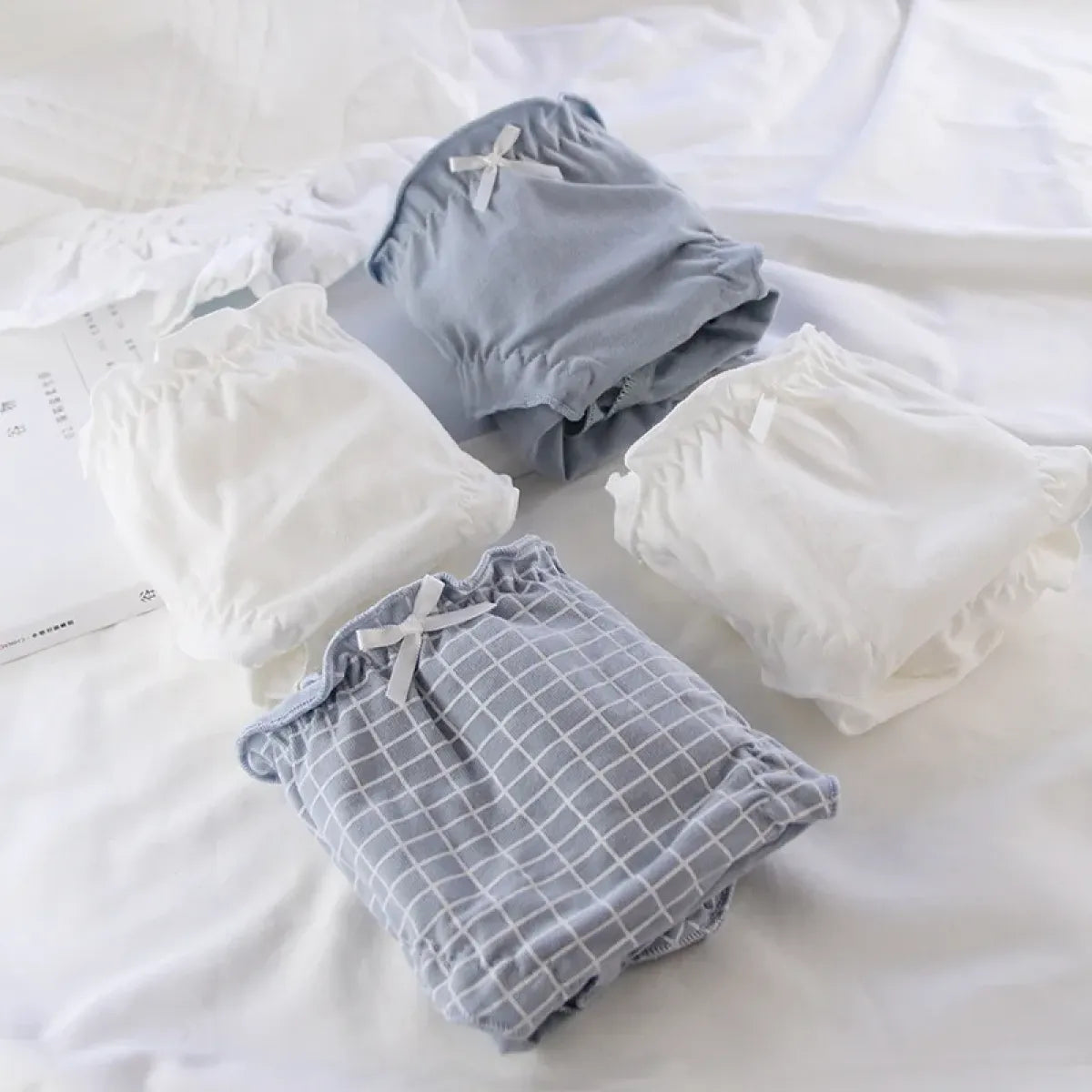 Kawaii Ruffle Edge Cotton Panties – Breathable Seamless Mid-Waist Lingerie