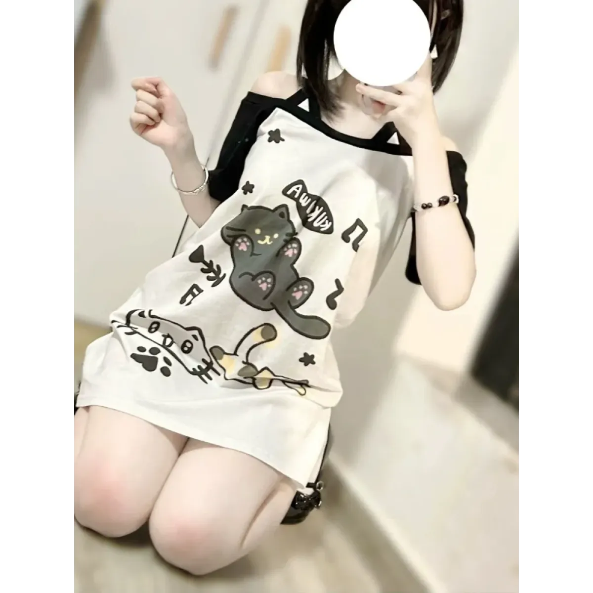 Off-Shoulder Cat Print T-Shirt – Kawaii Y2K Grunge Top