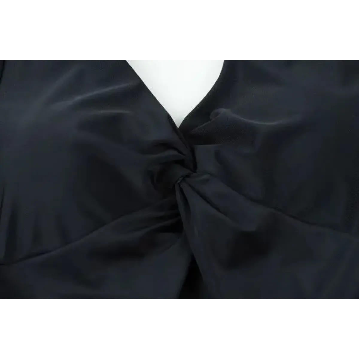 One-Piece Swimsuit – V-Neck Twist Front Cutout Design