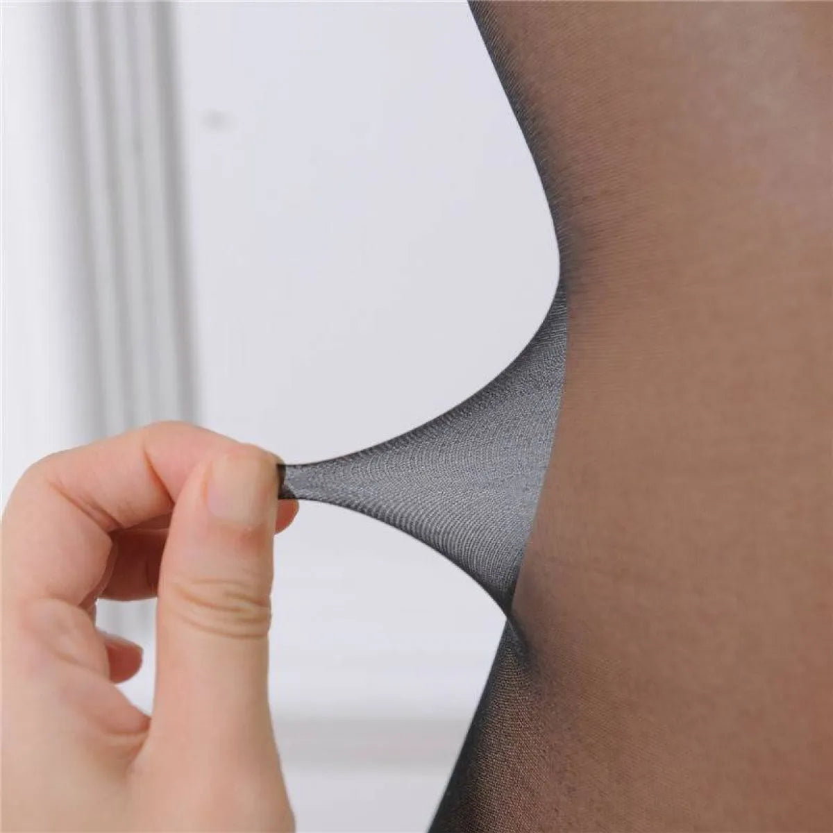 Peacock Patterned Lace Stockings