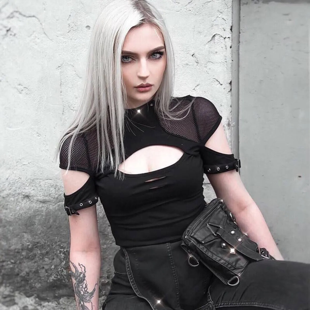 Sexy Hollow Open Chest Rivet T