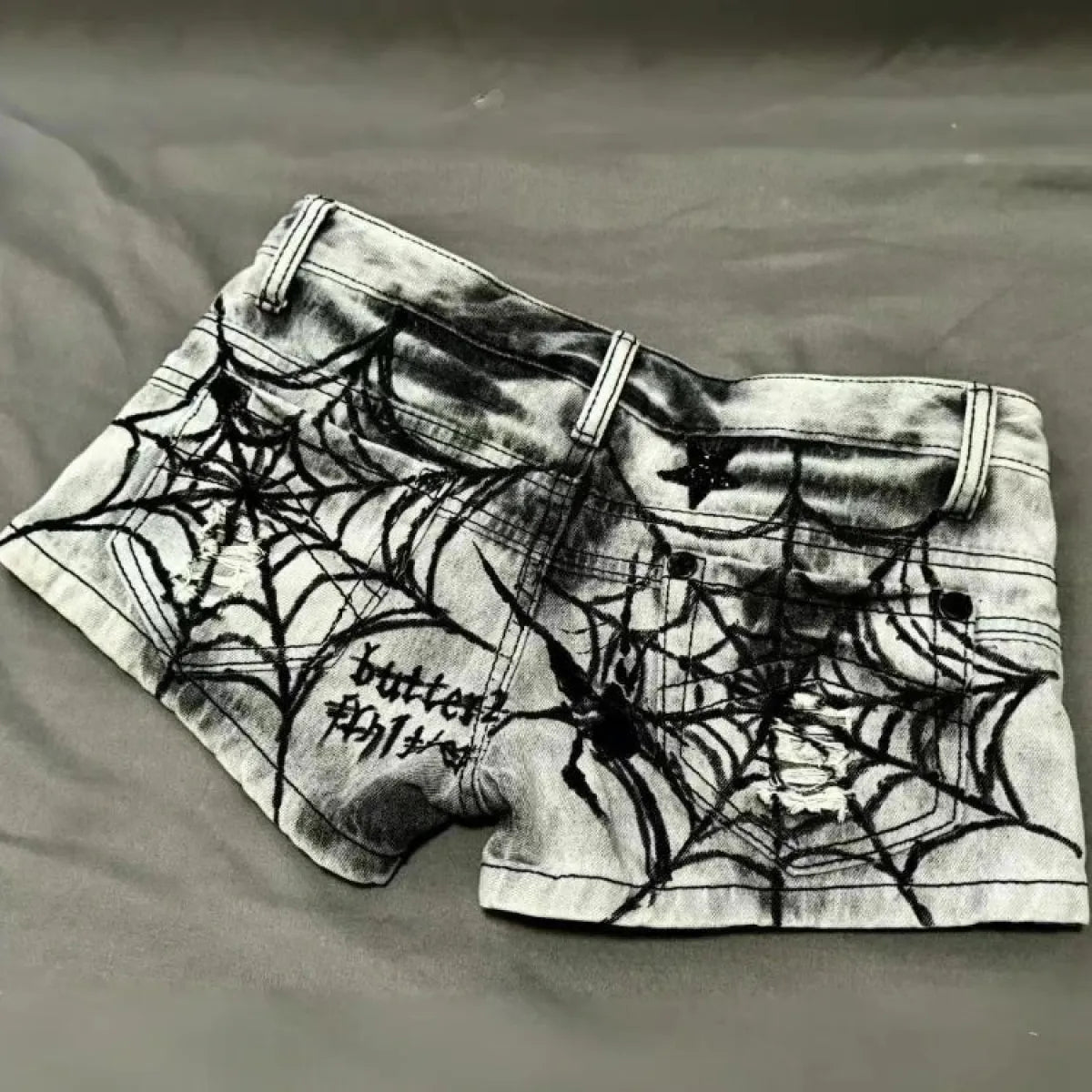 Y2K Punk Spider Web Denim Shorts – Low Waist Skull Star Print